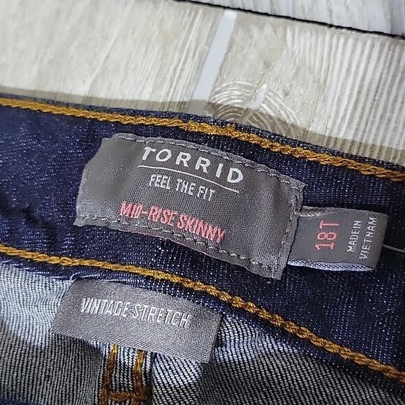 Torrid Mid Rise Skinny Vintage Stretch Jeans, Dark Wash, Women's Plus Size 18T - Picture 11 of 16